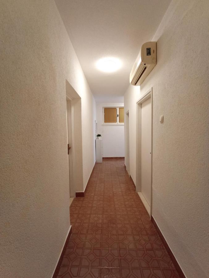 Apartment 70 M From The Beach Podgora Exterior photo